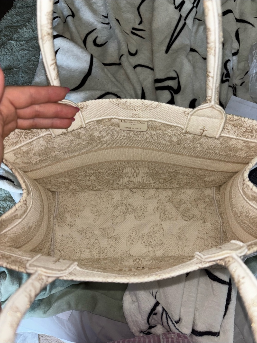CHRISTIAN DIOR Beige and White Around the Workd Logo Book Tote Bag - Picture 7 of 11
